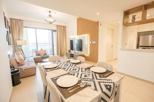 Bnbeyond's Artistic Luxe Retreat with Burj Views