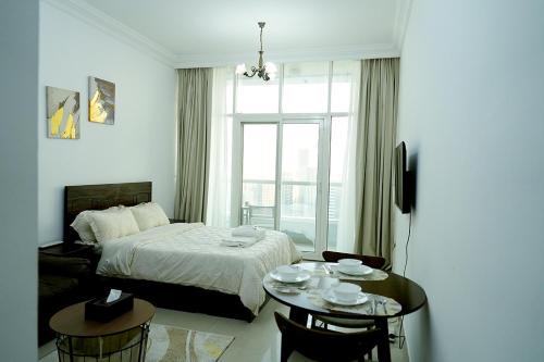Cozy Private Studio -Near Beach -City View -Downtown Sharjah - Pool & Gym