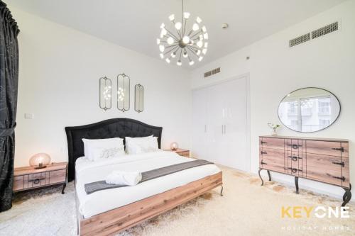 Viridis Living Chic and Spacious 1BR