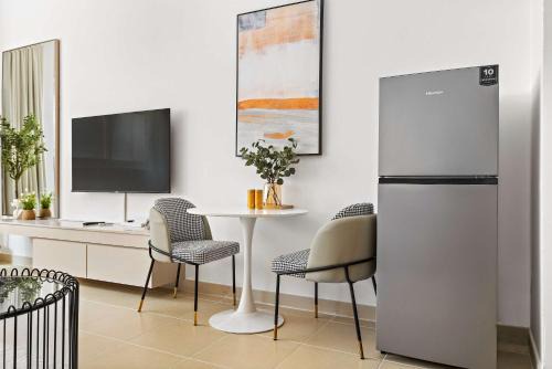 Silkhaus Vacation Homes New Studio in ASB Tower Walking distance to mall