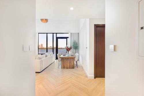 Daniels 1BR at Creek Edge with Waterfront View