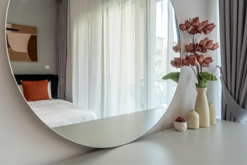HAVN - Studio Apartment in Ghozlan, The Greens