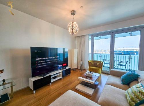 Chic 2BR Al Raha - Modern Coastal Escape