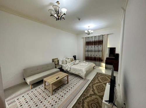 Cute Rooms and Small Partitions for Girls in Dubai- Female guests only فتيات فقط