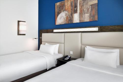 Holiday Inn Express Dubai Safa Park by IHG