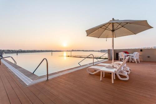 Live feel and get lost in waters by Rakvista