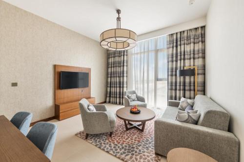 Staybridge Suites Dubai Al-Maktoum Airport by IHG