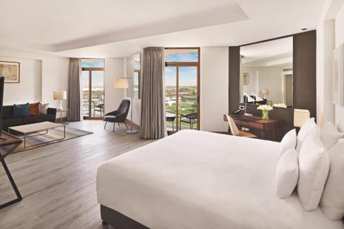JA Beach Hotel, Dubai