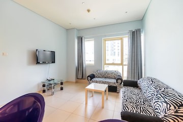203 Royal Oceanic · Lovely One Bedroom in the Marina