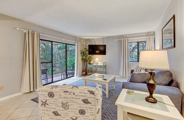 Newly Updated, Ground Floor, 2 bed/2bath, in Fernandina Beach